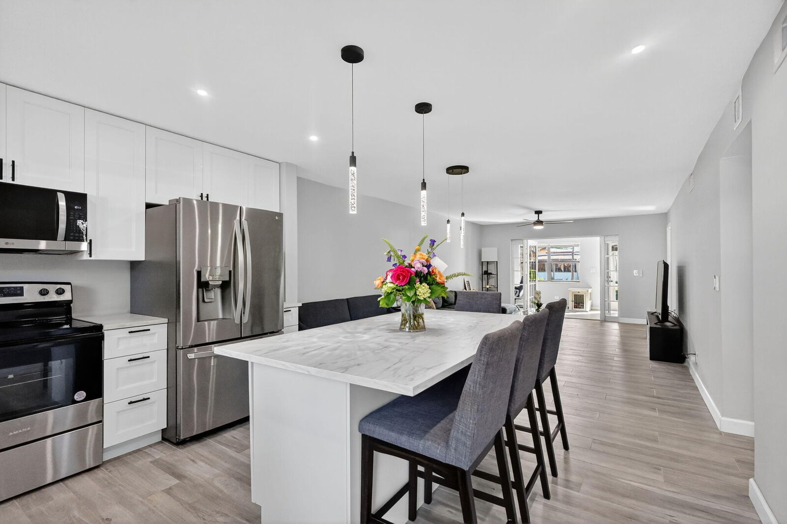 Property Photo:  275 Gate Road 117  FL 33024