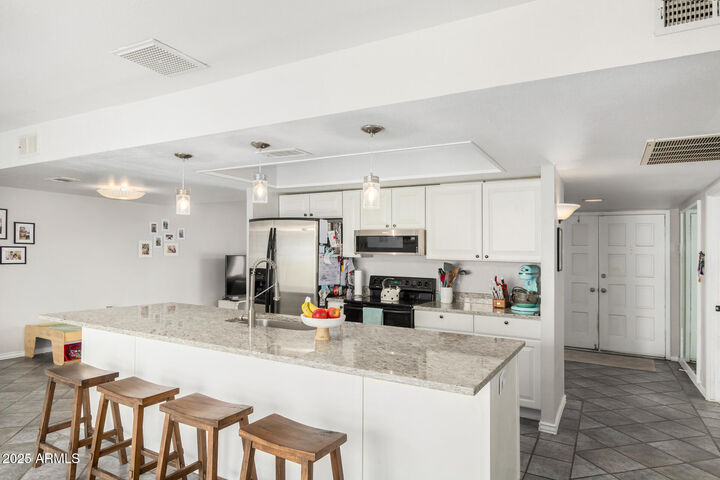 Property Photo: 4616 S Poplar Street AZ 85282