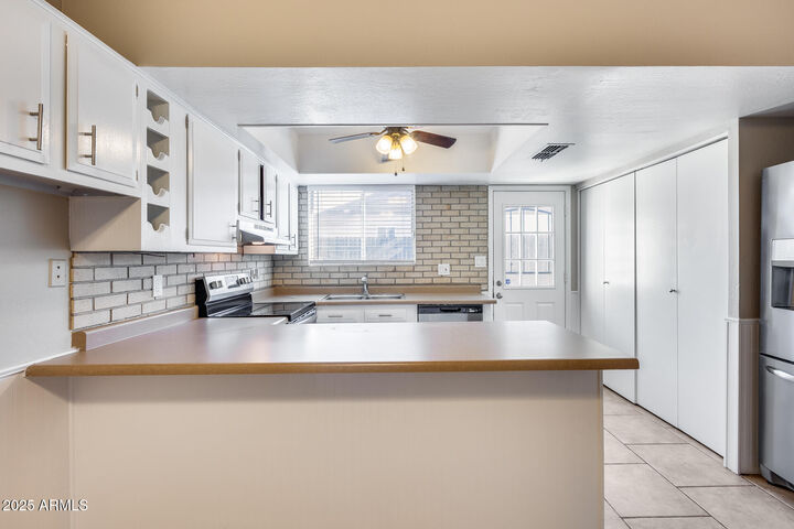 Property Photo:  319 W Kristal Way  AZ 85027 