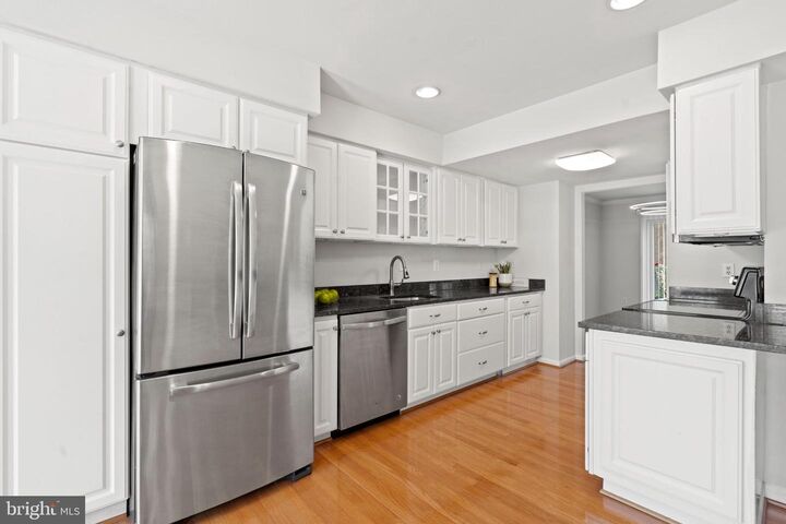 Property Photo:  9932 Longford Court  VA 22181