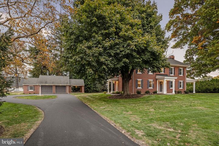 Property Photo:  110 E Pine Street  PA 17522