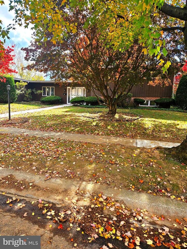 317 Warwick Drive  Wyomissing PA 19610 photo
