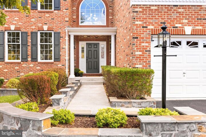 Property Photo:  23158 Glenorchy Court  VA 20148