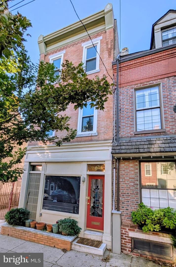 Property Photo:  764 S Front Street  PA 19147
