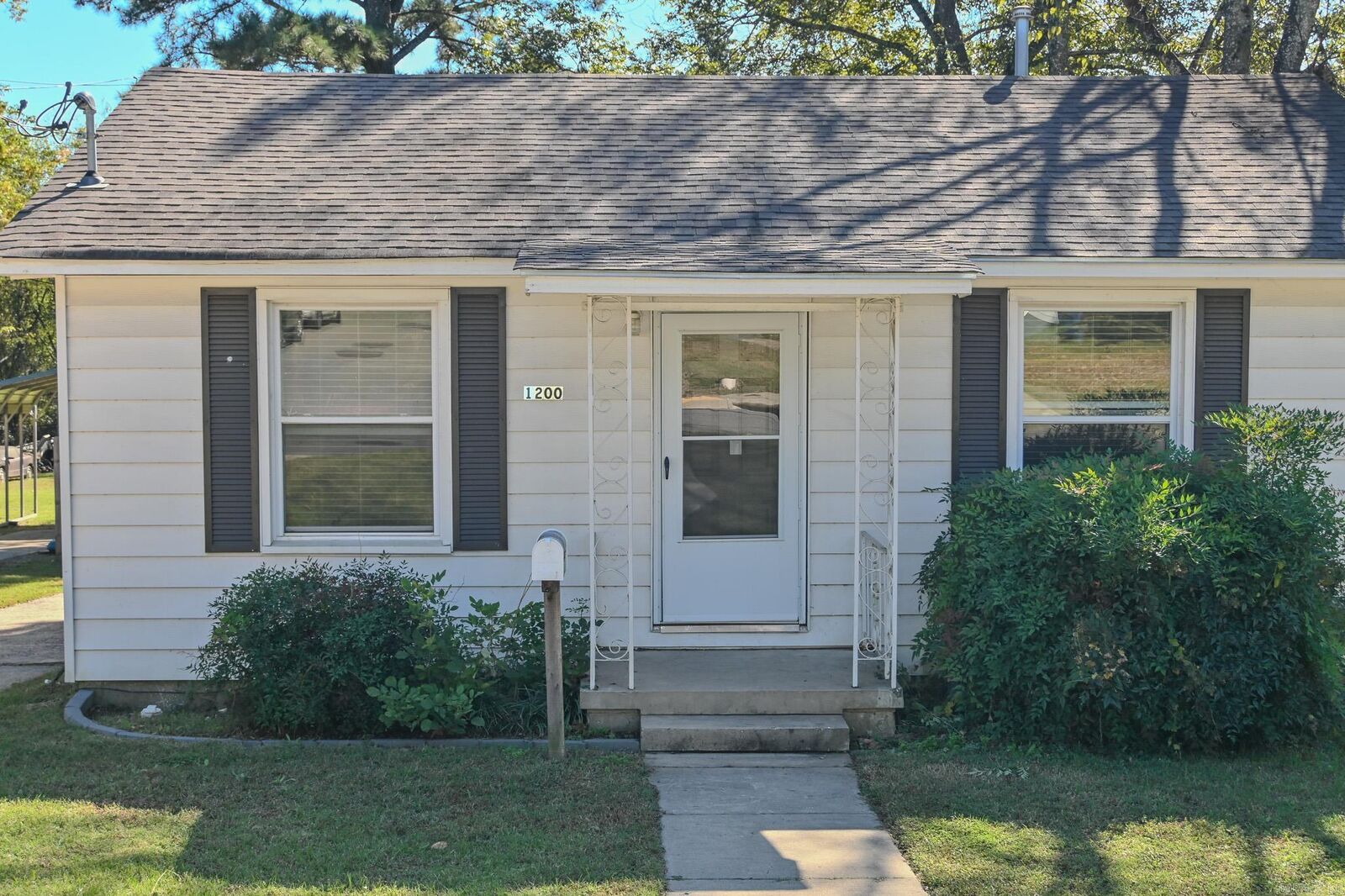 Property Photo: 1200 W 49th Street AR 72118