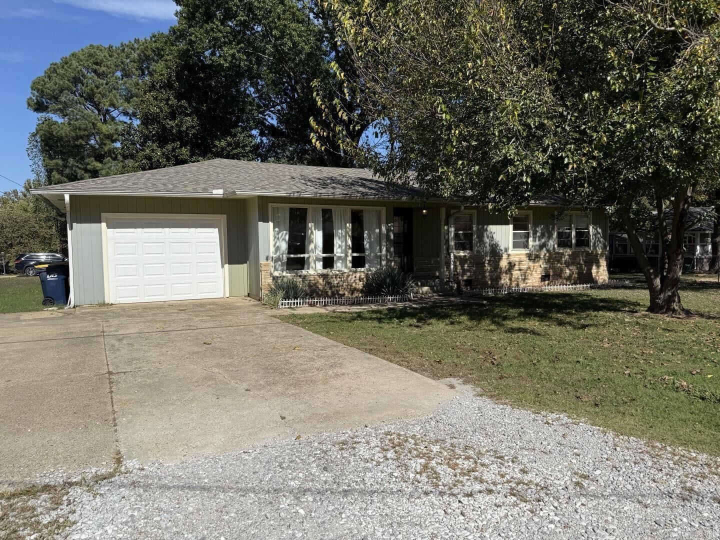 Property Photo: 1123 W Newman Avenue AR 72601