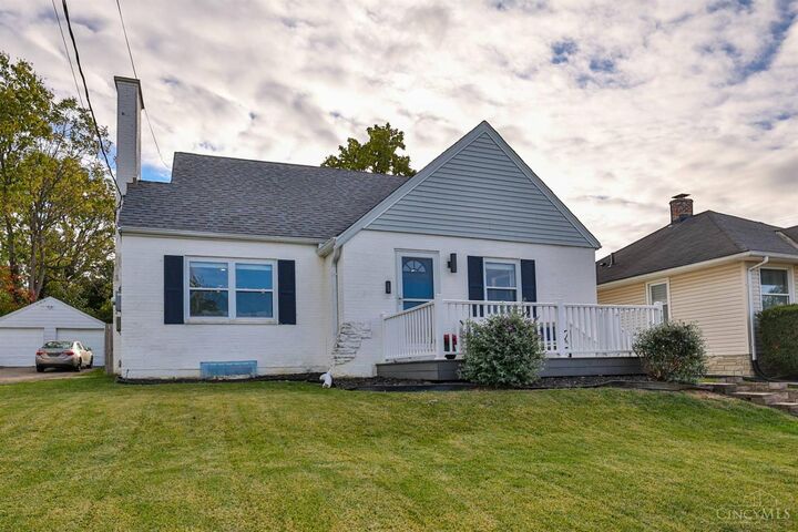 Property Photo: 7806 Lake Avenue OH 45236