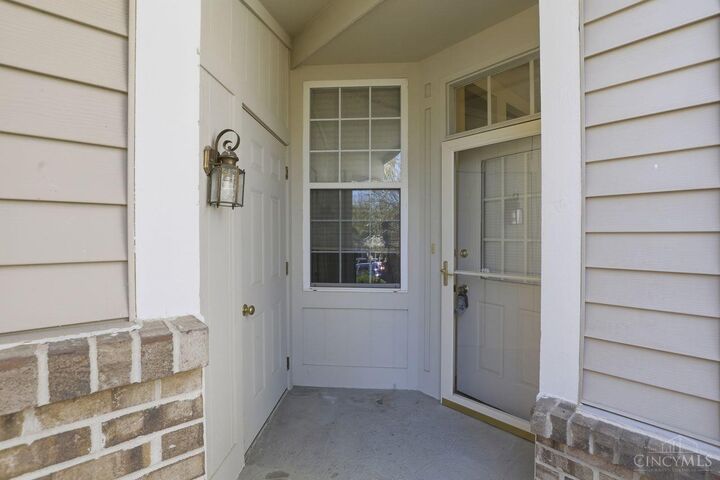 Property Photo:  2475 Walnutview Court  OH 45230