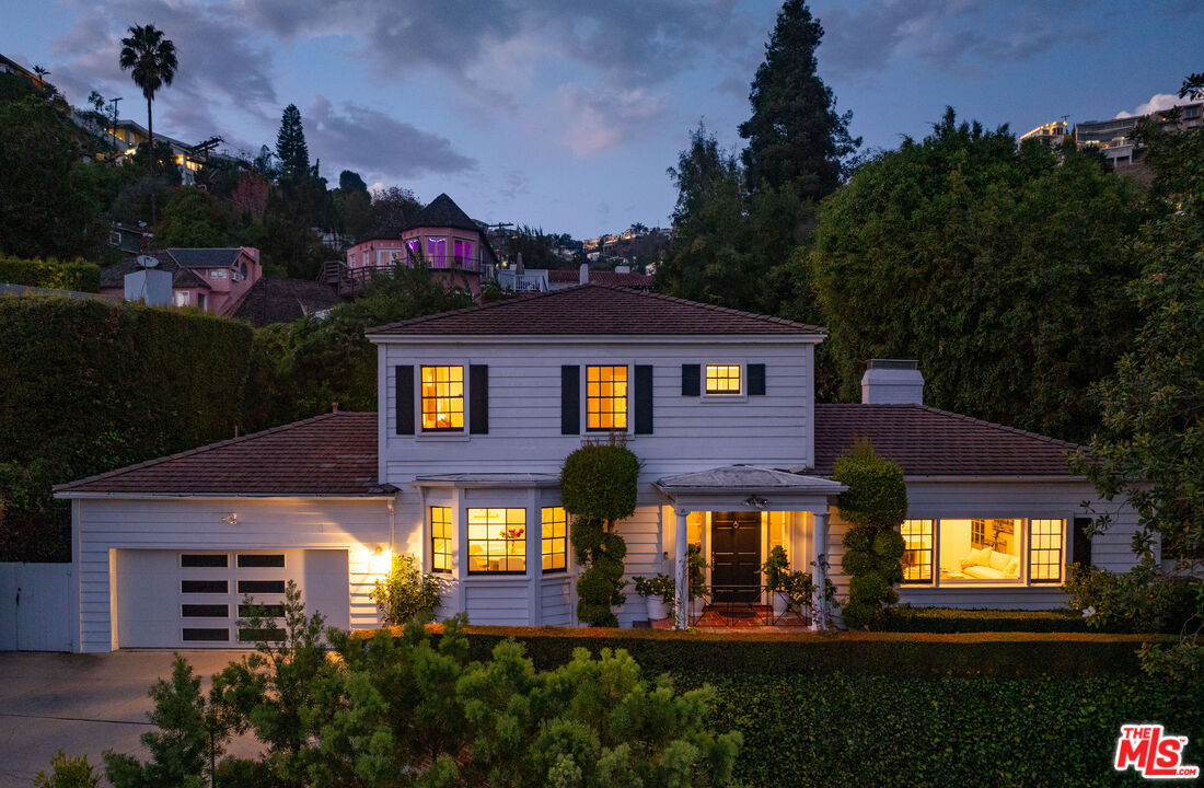 Property Photo:  1455 Belfast Dr  CA 90069