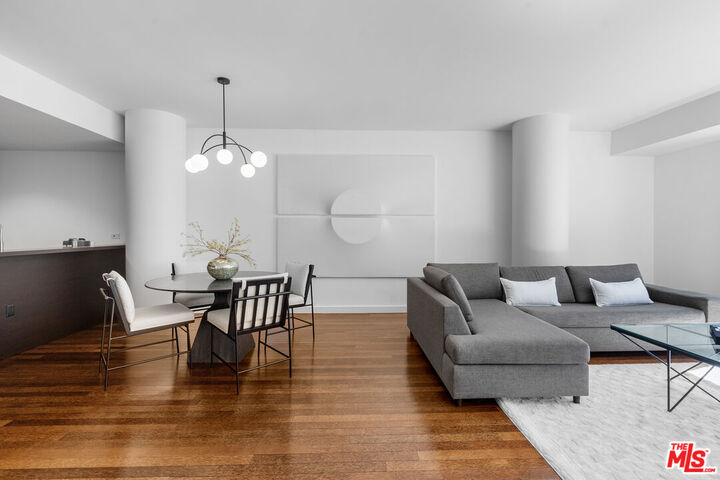 Property Photo:  6250 Hollywood Blvd  CA 90028 