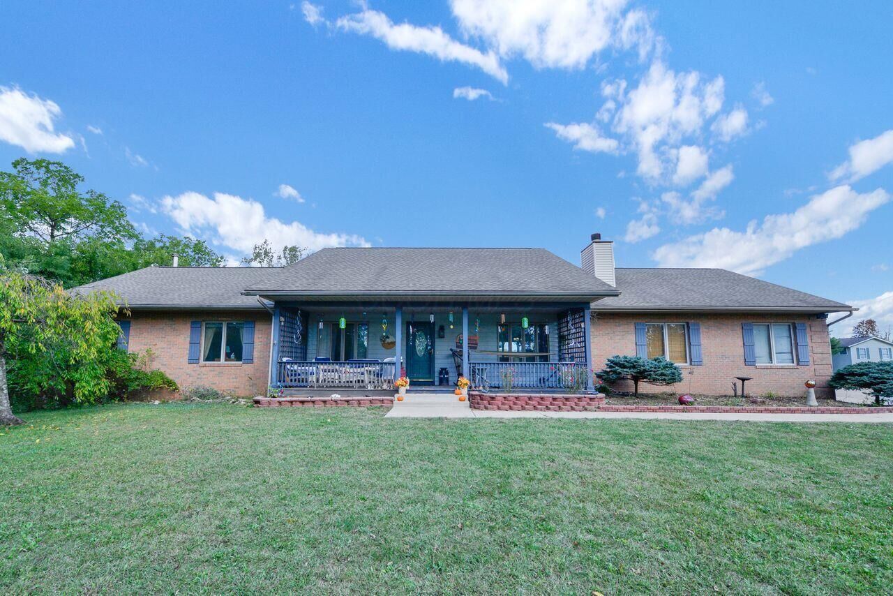 Property Photo: 4910 Deeds Road OH 43023