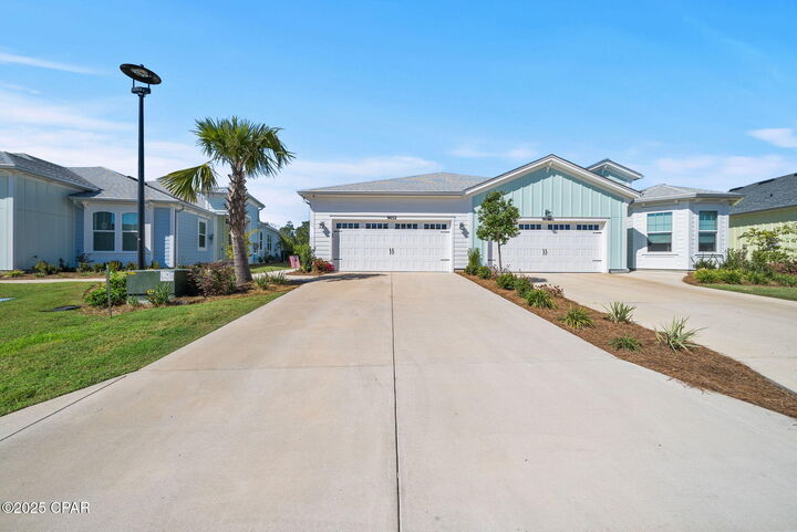 Property Photo: 9052 Parrot Place FL 32413