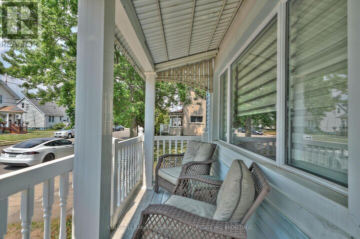 Property Photo:  17 Clifford Avenue  ON L3C 2C6 