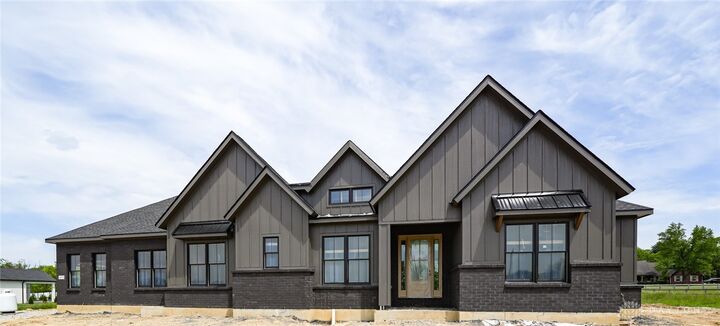 Property Photo:  4870 Bunnell Hill Road  OH 45036