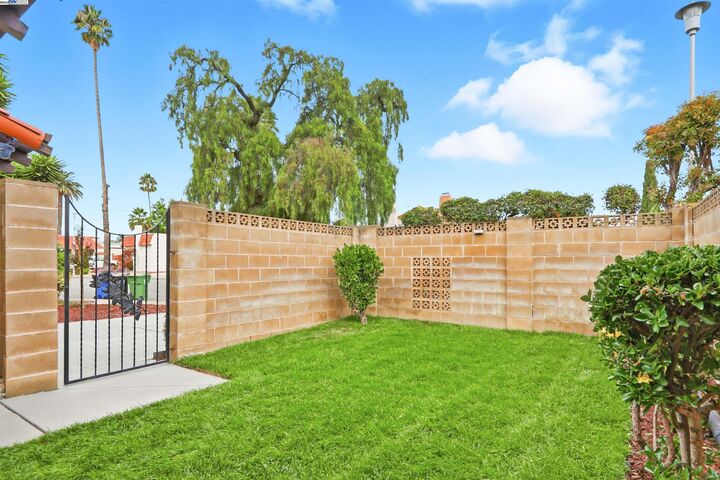 Property Photo:  37721 Madera Ct  CA 94536 