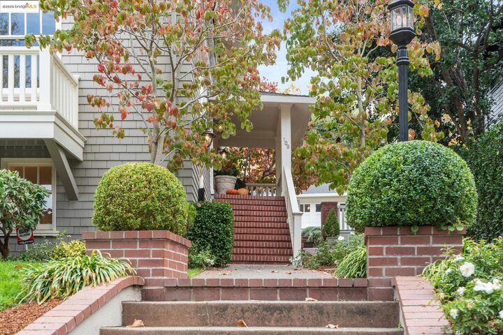 Property Photo:  108 Hillside Avenue  CA 94611