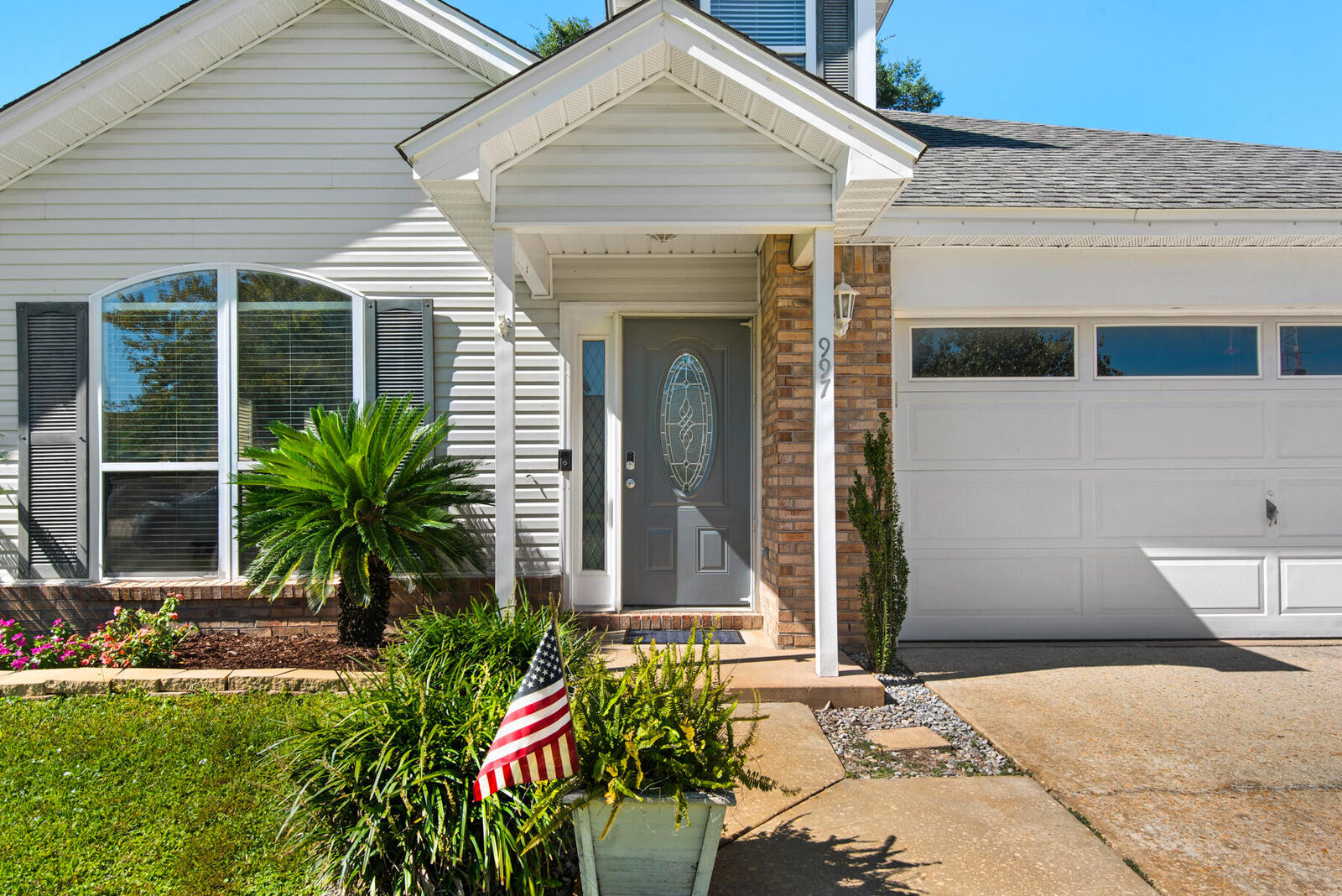 Property Photo:  997 Claeven Circle  FL 32547