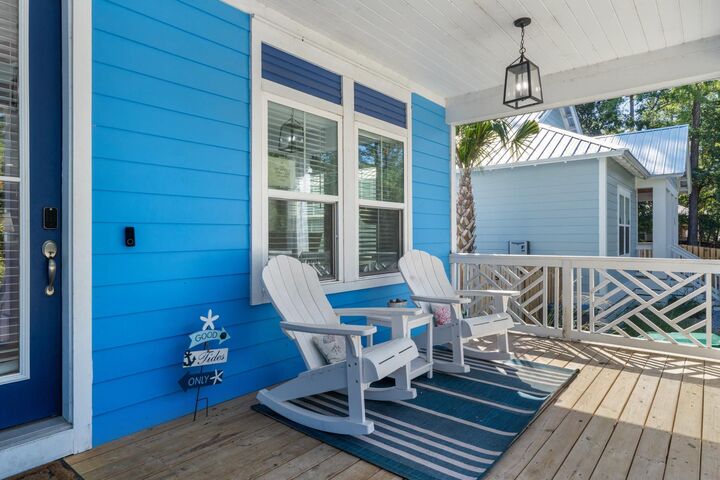 Property Photo: 1140 N County Highway 393 FL 32459