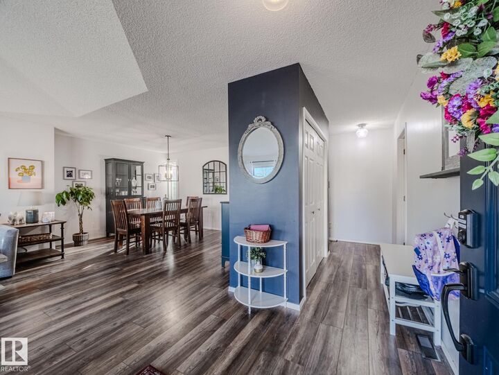 Photo de la propriété:  14 Heritage Boulevard  AB T8N 5P8