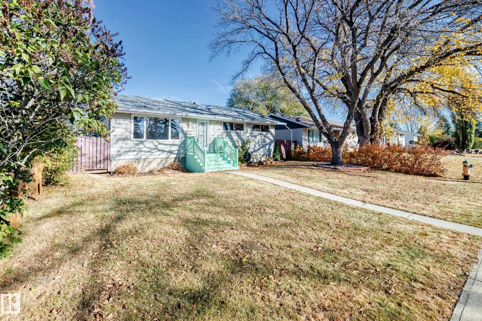 Property Photo:  15620 81 Avenue NW  AB T5R 3P4 