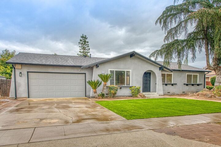 2058 W Vartikian Avenue  Fresno CA 93711 photo