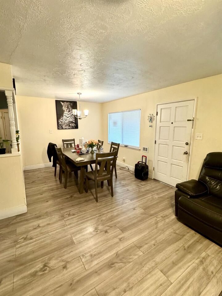 Property Photo: 4041 E Saginaw Way CA 93726