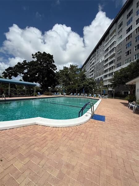 4001 Hillcrest Dr 1012  Hollywood FL 33021 photo