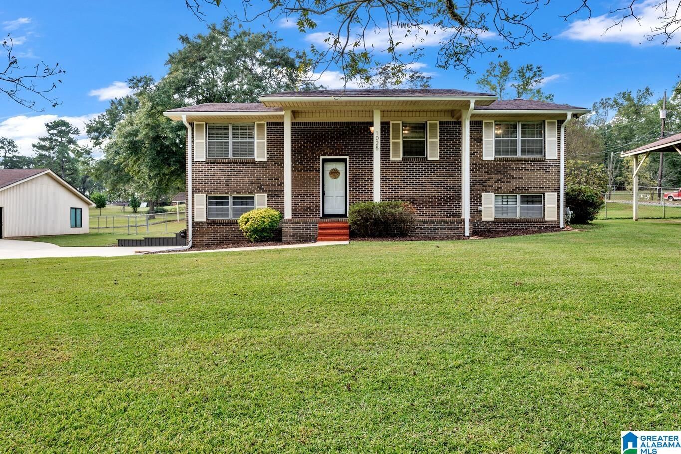 Property Photo:  1025 Tree Haven Drive  AL 35006