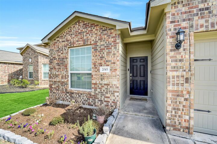 Property Photo: 2045 Mule Ridge Drive TX 77493