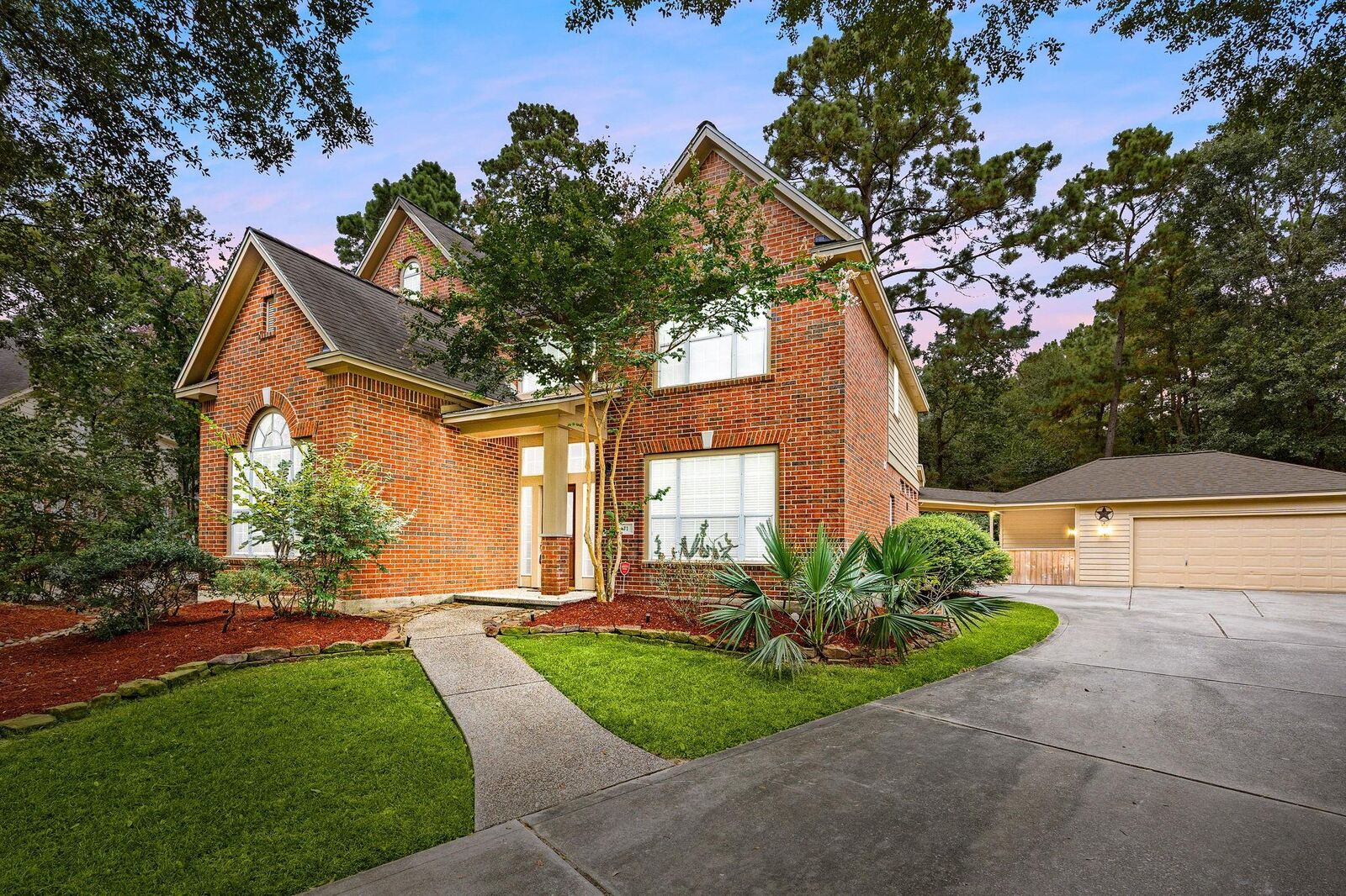 Property Photo: 71 Pinepath Place TX 77381