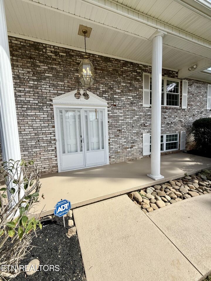 Property Photo:  2112 Spring Hill Rd  TN 37914