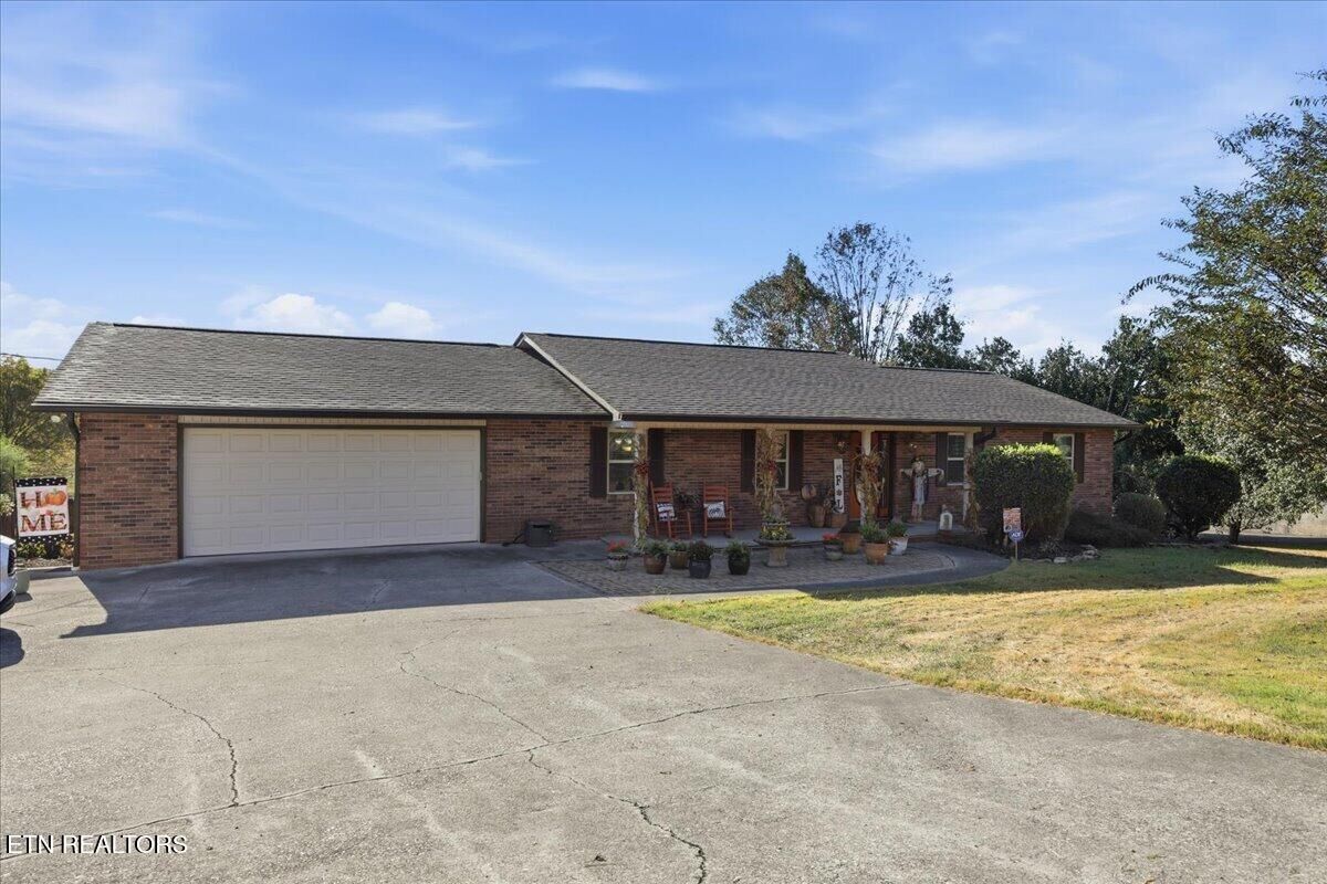 Property Photo:  4924 W Emory Rd  TN 37849