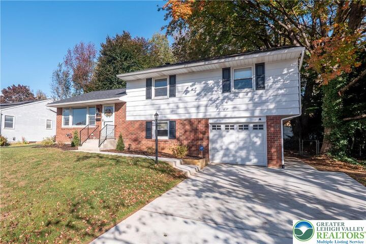 Property Photo:  1918 Pinehurst Road  PA 18018 