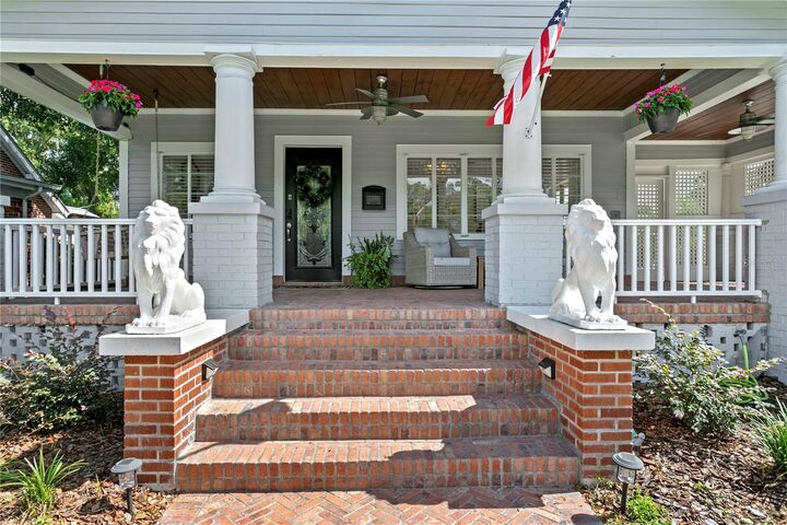 Property Photo: 5303 N Suwanee Avenue FL 33603