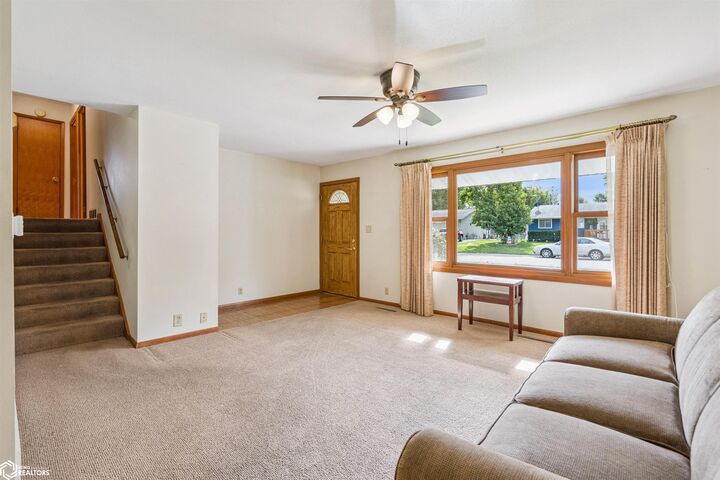 Property Photo:  114 Thunderbird  IA 50158