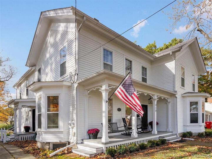 Property Photo:  319 Chandler Street  MI 48065 4603