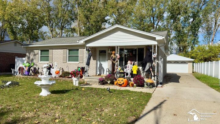 Property Photo:  25158 Superior Road  MI 48180-4517