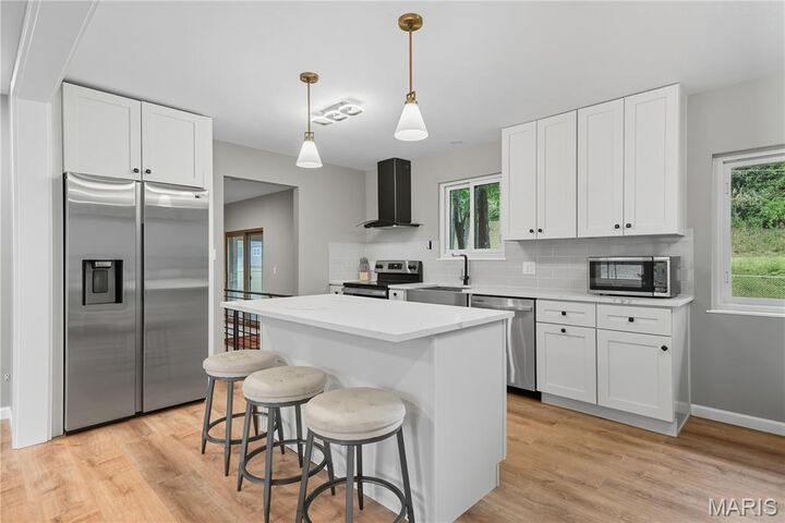 Property Photo:  10 Twin Oaks Drive  MO 63303