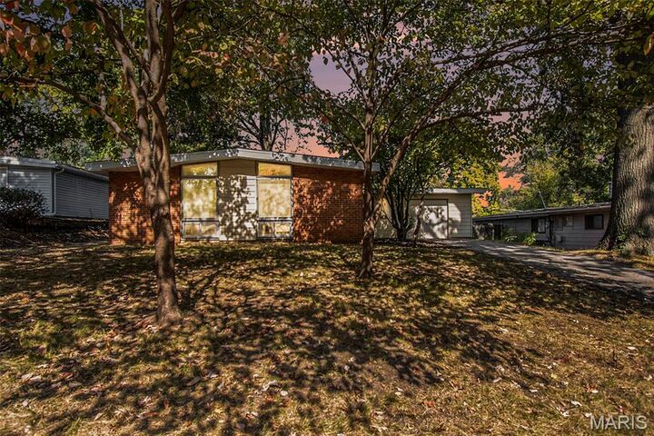 13 Bayberry Lane  Sycamore Hills MO 63033 photo