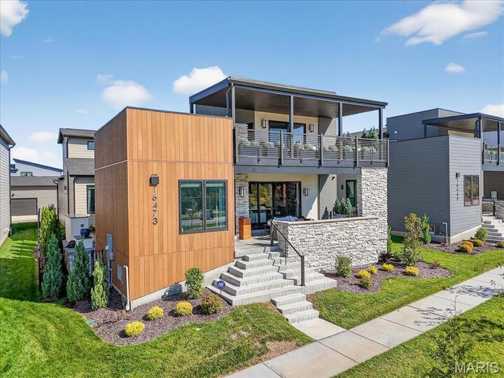 16473 Burkhardt Place  Chesterfield MO 63017 photo