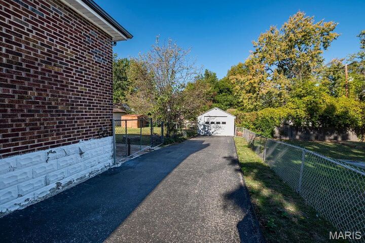 Property Photo:  2745 Granda Drive  MO 63125