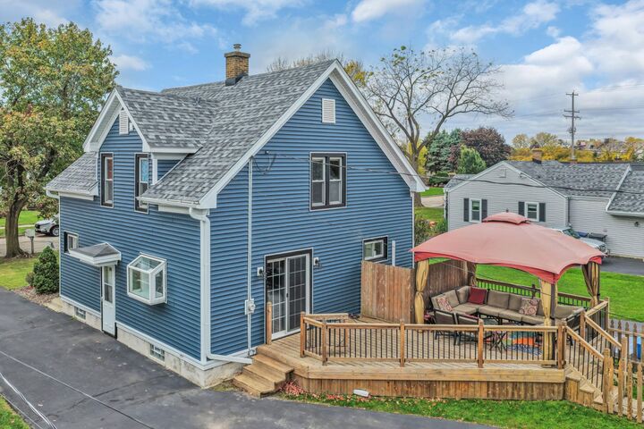 Property Photo:  1504 Plainfield Ave  WI 53403
