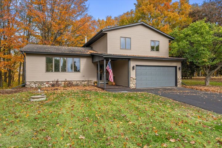 3757 Kettle View Dr  Hartford WI 53086 photo