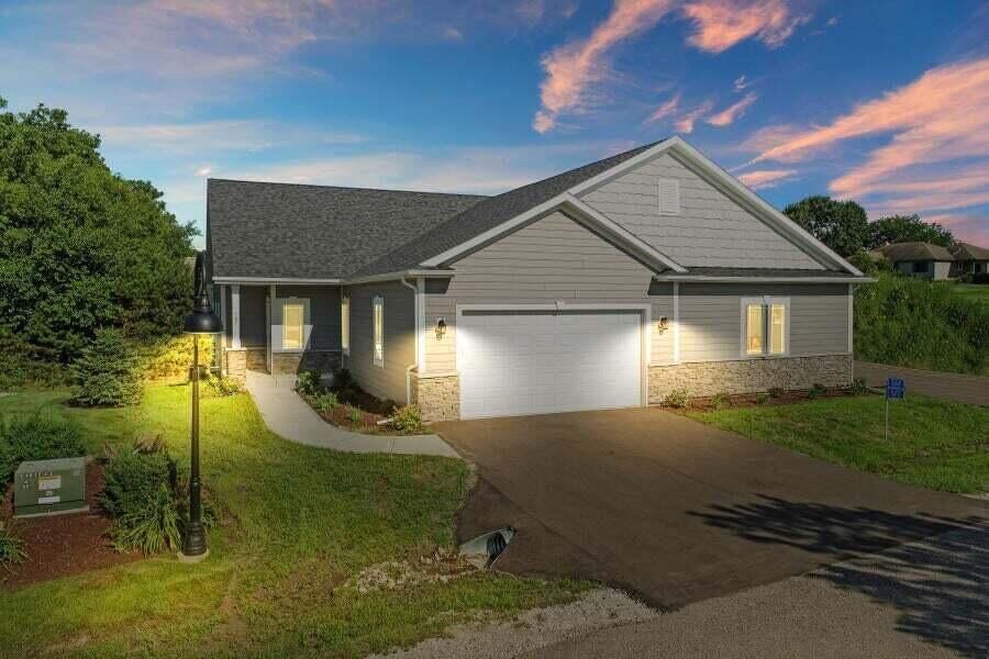 Property Photo:  610 Tindalls Nest -  WI 53181