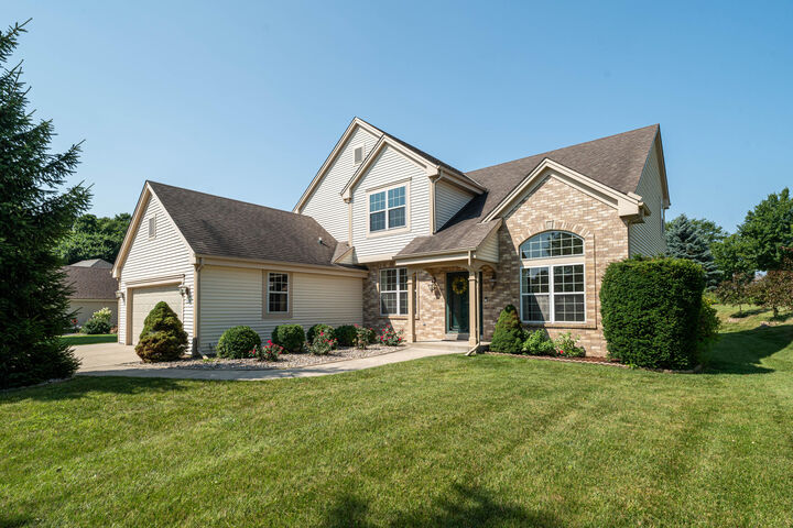1981 Foxcroft Ln  Waukesha WI 53189 photo