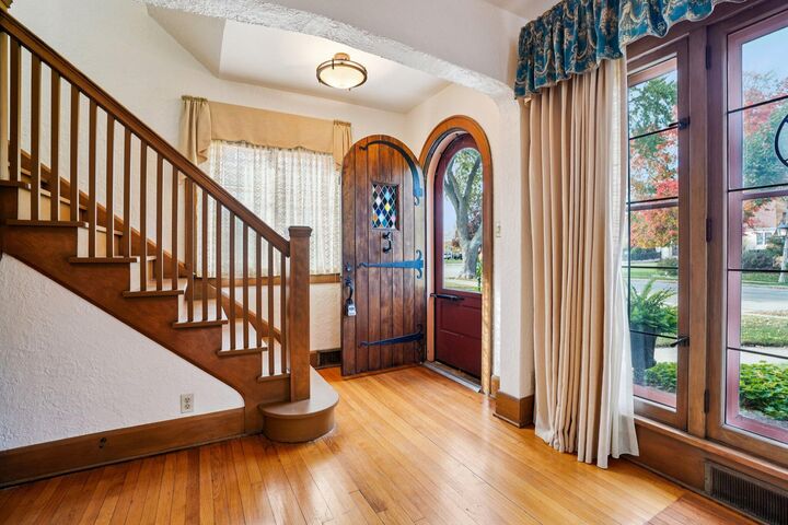 Property Photo:  517 Melvin Ave  WI 53402