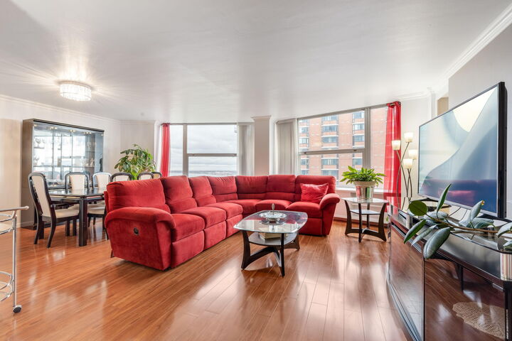 Property Photo: 1610 N Prospect Ave 903 WI 53202