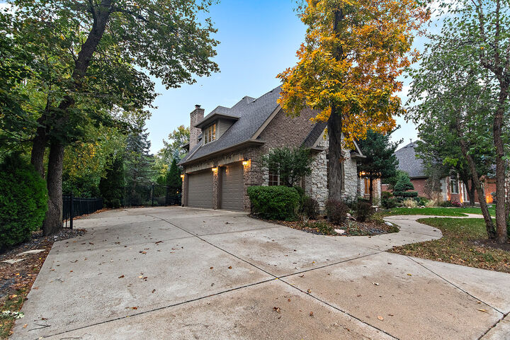 Property Photo:  209 Linden Oaks Lane  IL 60451