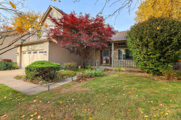 Property Photo: 122 Arbor Avenue IL 60554