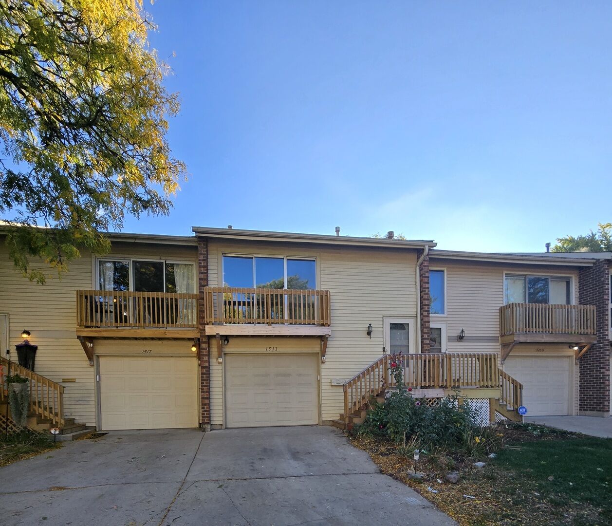 Property Photo: 1513 Elder Drive IL 60506